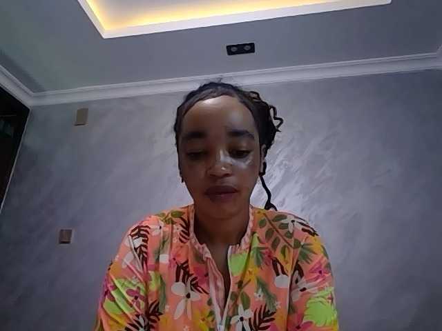 Jean022 live cam on BongaCams