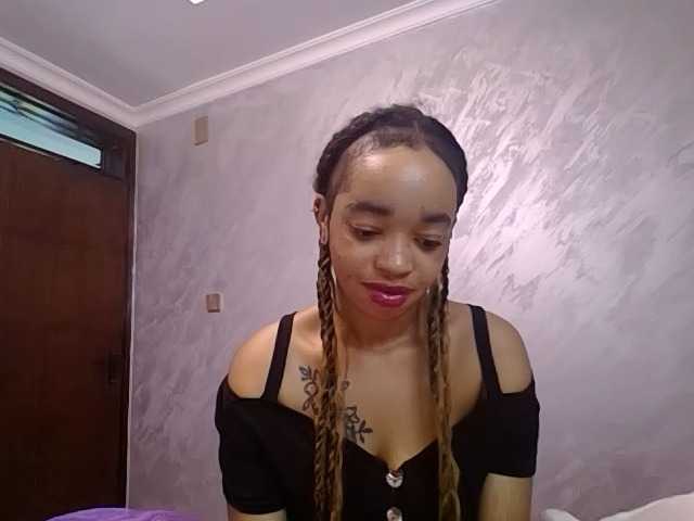 Jean022 — live female cam