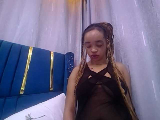 Jean022 live cam on BongaCams