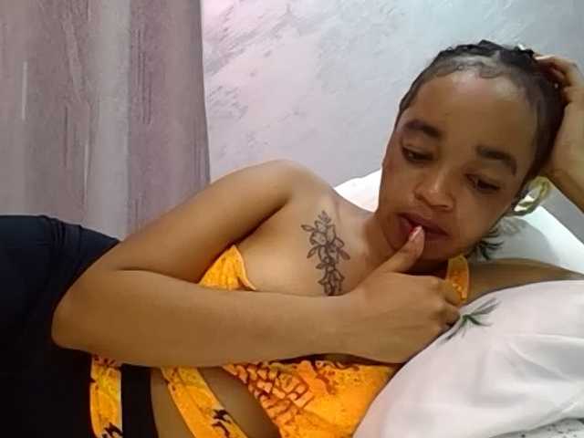Jean022 live cam on BongaCams