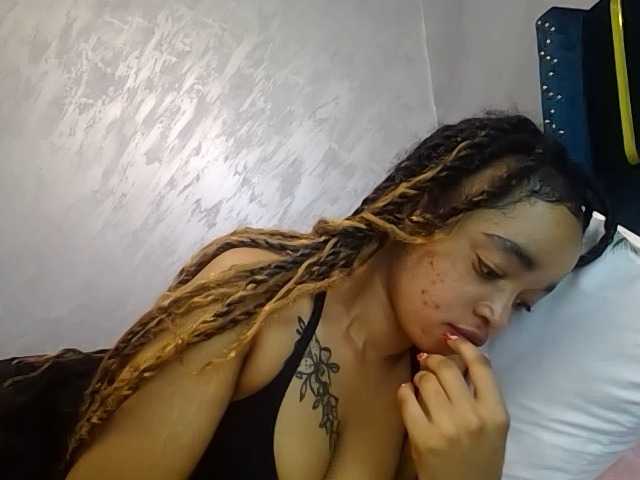 Jean022, en directo ahora en BongaCams
