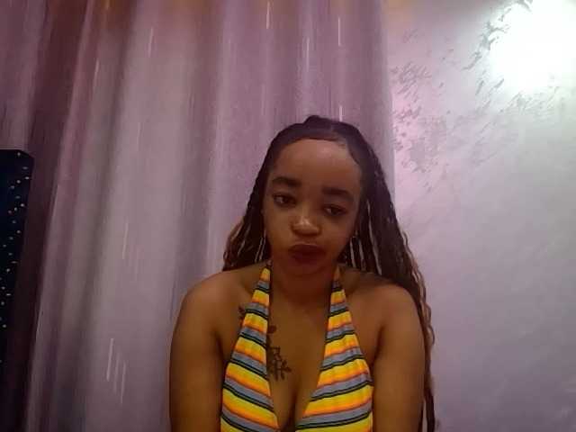 Jean022 live cam on BongaCams