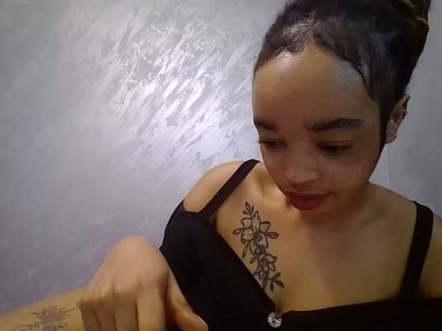 Jean022 — live female cam
