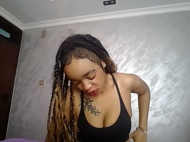 Jean022, en directo ahora en BongaCams