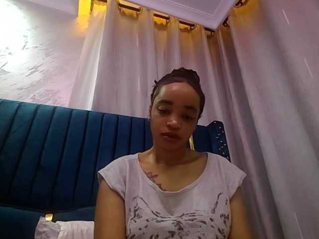 Jean022 live cam on BongaCams