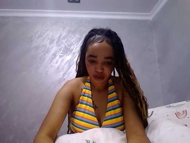 Jean022 live cam on BongaCams