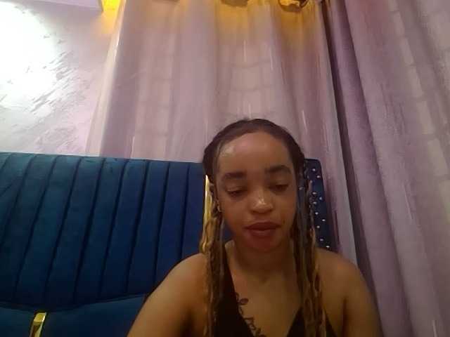 Jean022 live cam on BongaCams