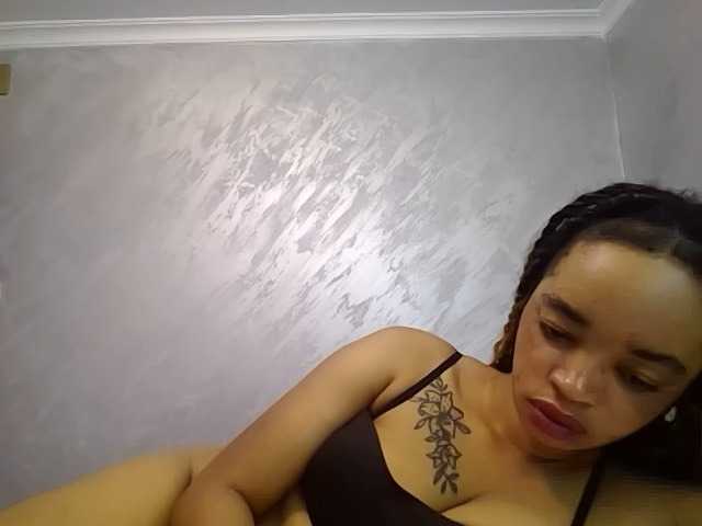 Jean022 live cam on BongaCams