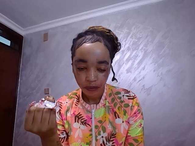 Jean022 live cam on BongaCams