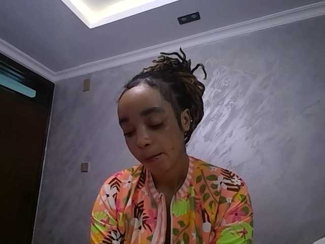 Jean022 live cam on BongaCams