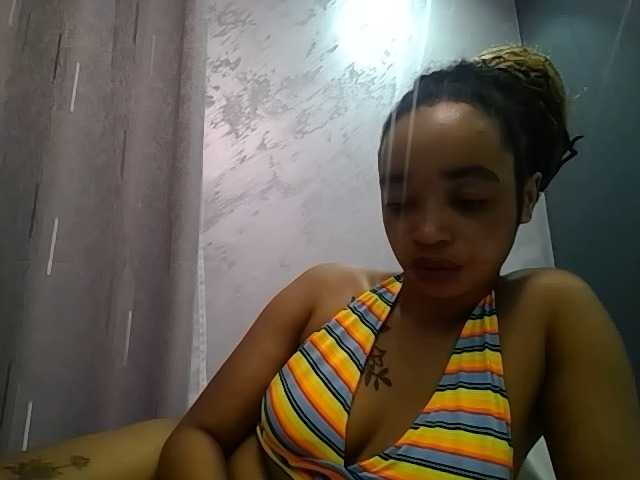 Jean022, en directo ahora en BongaCams