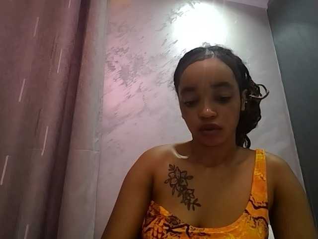 Jean022 live cam on BongaCams