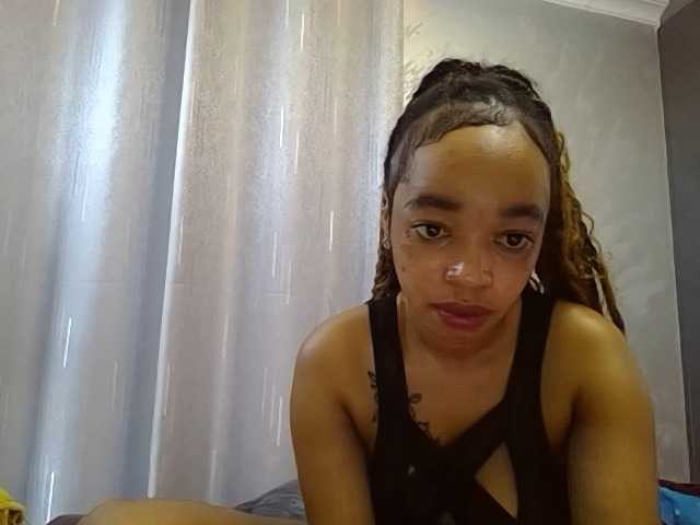 Jean022 live cam on BongaCams