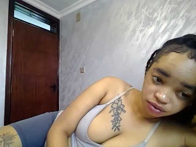 Jean022 live cam preview