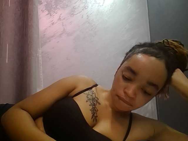 Jean022, en vivo ahora en BongaCams