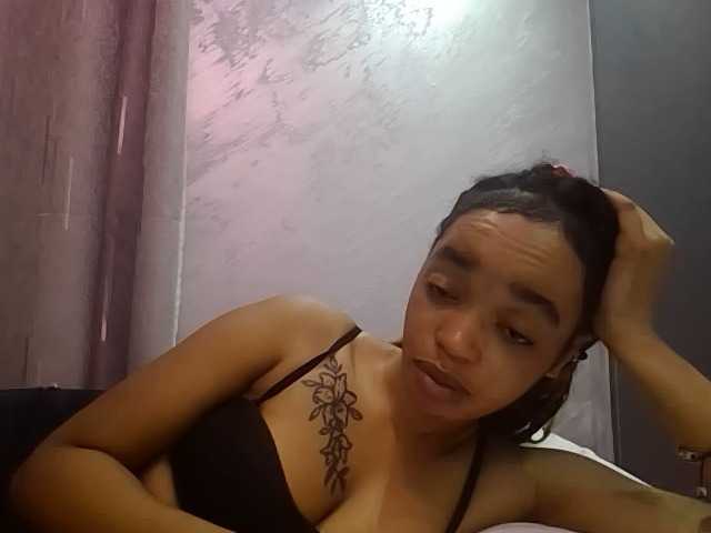 Jean022, en directo ahora en BongaCams