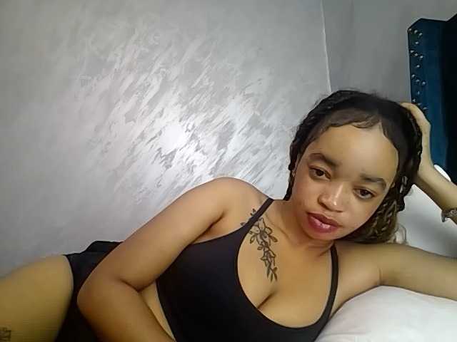 Jean022, live now on BongaCams