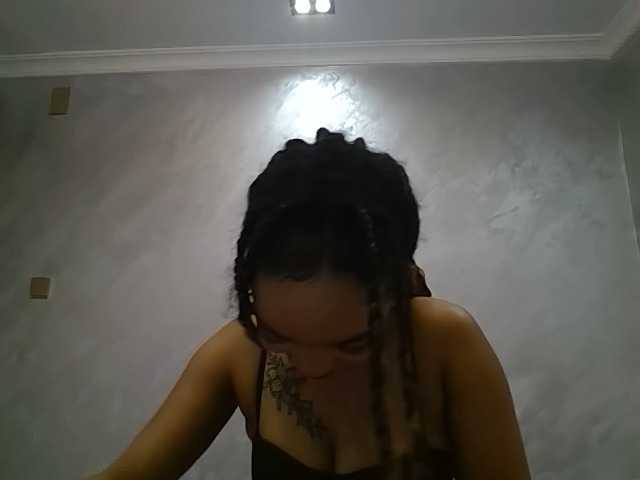 Jean022 live cam on BongaCams
