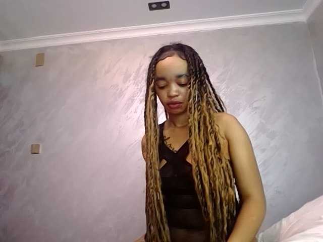 Jean022 live cam on BongaCams