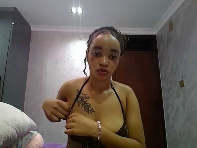 Jean022, en vivo ahora en BongaCams