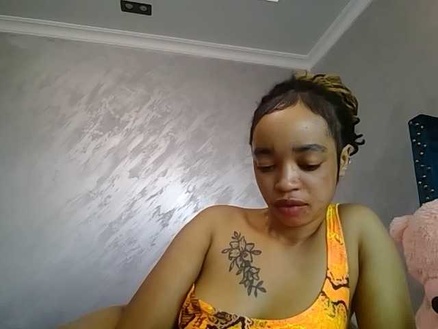 Jean022 live cam on BongaCams