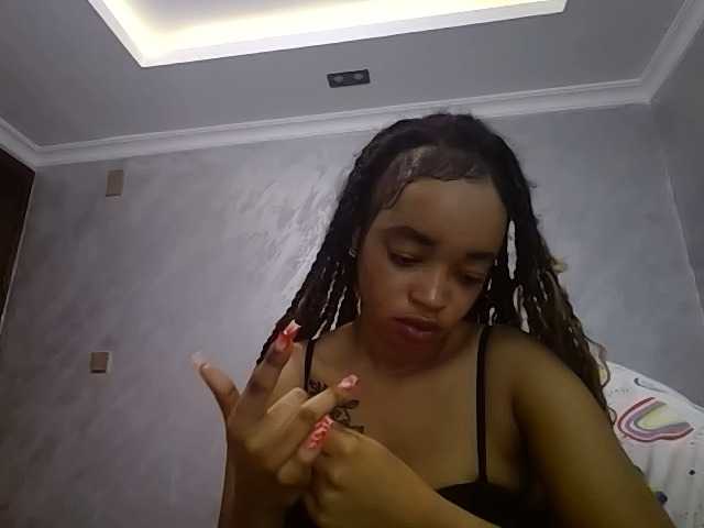 Jean022 live cam on BongaCams
