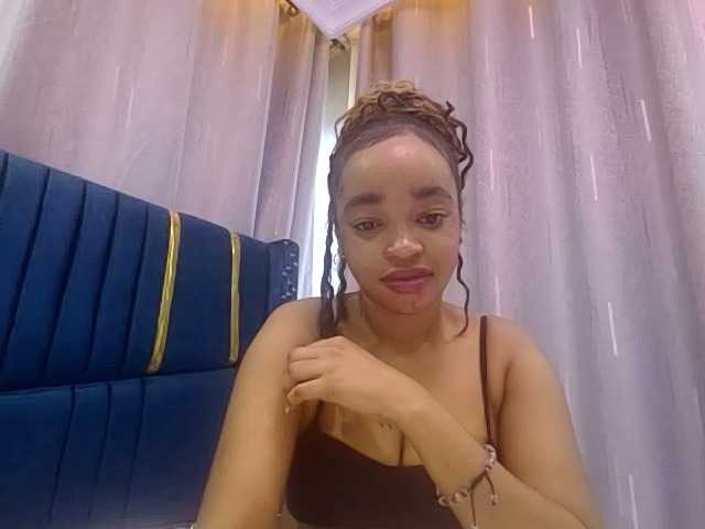 Jean022 live cam on BongaCams