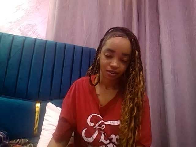 Jean022 live cam on BongaCams