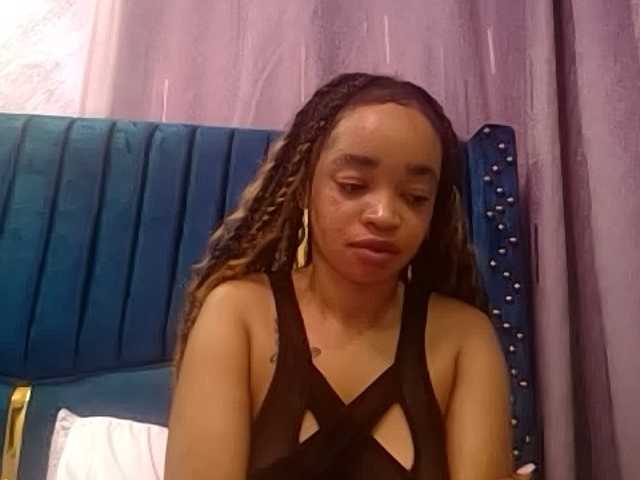 Jean022 live cam on BongaCams