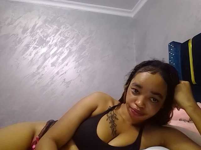 Jean022, en directo ahora en BongaCams