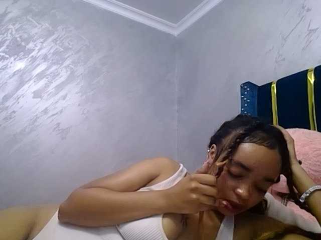 Jean022, en vivo ahora en BongaCams