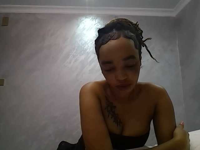 Jean022 live cam on BongaCams