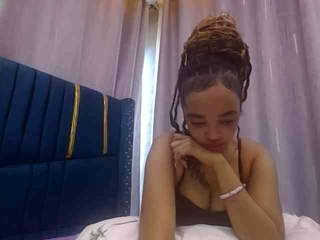 Jean022 Live Webcam on BongaCams