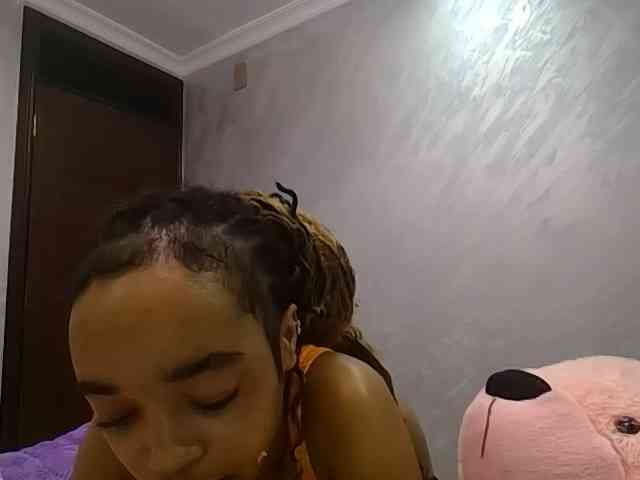 Jean022's cam show statistics and live stream