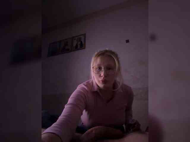 HoneyZaya webcam