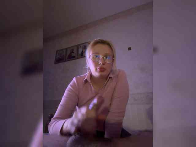 HoneyZaya webcam