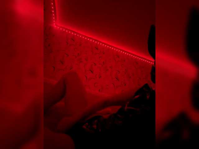 Kiki-1-1 live cam on BongaCams