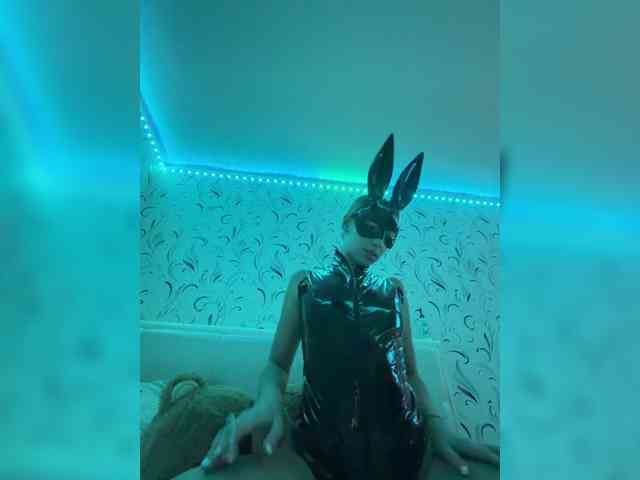 Kiki-1-1 webcam