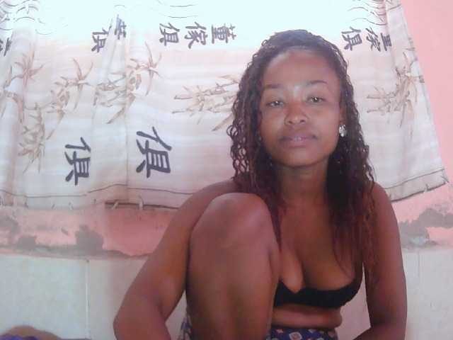 Bella24 live cam on BongaCams