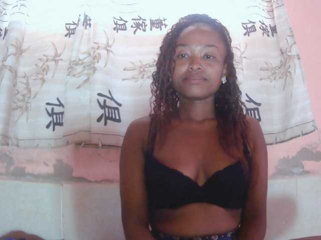 Bella24 live cam on BongaCams
