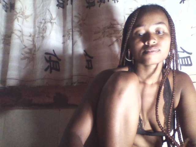 Bella24 live cam on BongaCams