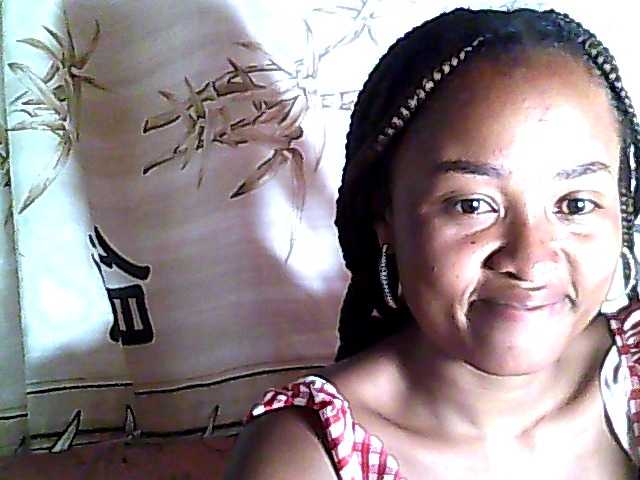 Bella24 live cam on BongaCams