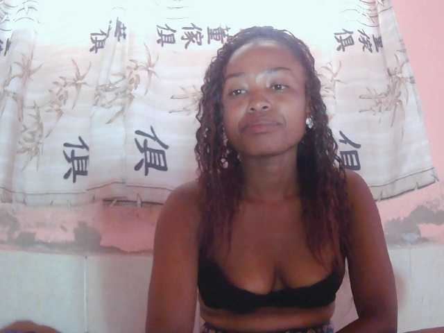 Bella24 live cam on BongaCams