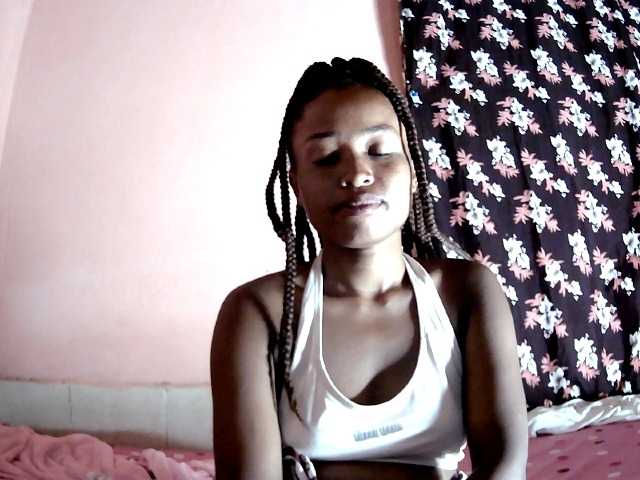 Bella24 live cam on BongaCams