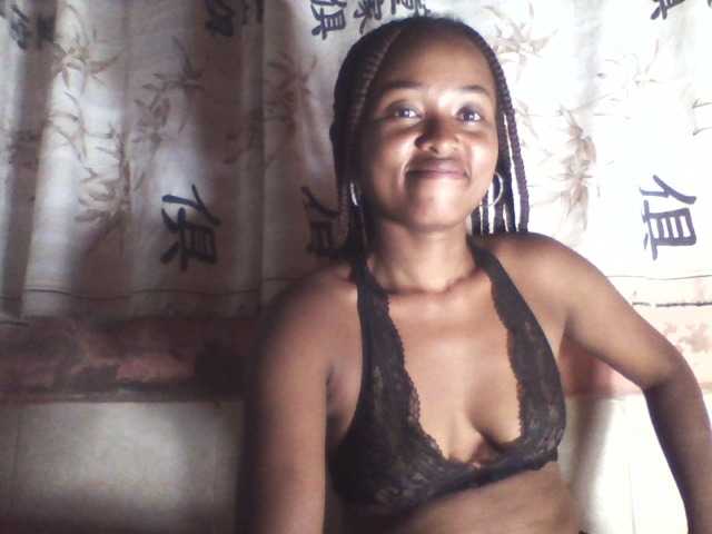 Bella24 live cam on BongaCams