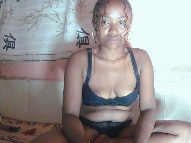 Bella24 live cam on BongaCams
