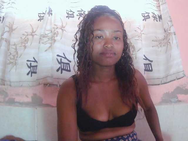 Bella24 live cam on BongaCams