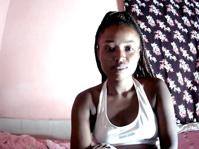 Bella24 live cam on BongaCams