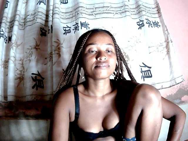 Bella24 live cam on BongaCams