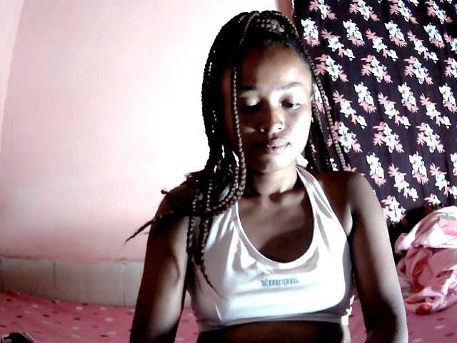 Bella24 live cam preview